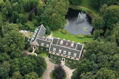 Villa Eikenhorst está dentro de la finca De Horsten, rodeada por más de 400 hectáreas de verde.