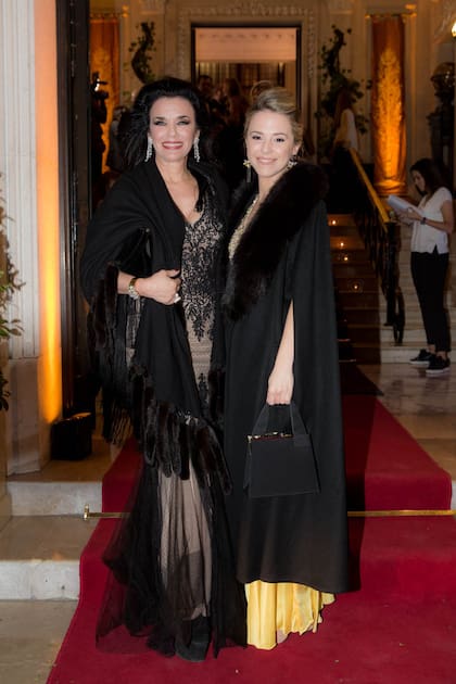 Sarah Smith Estrada y su hija