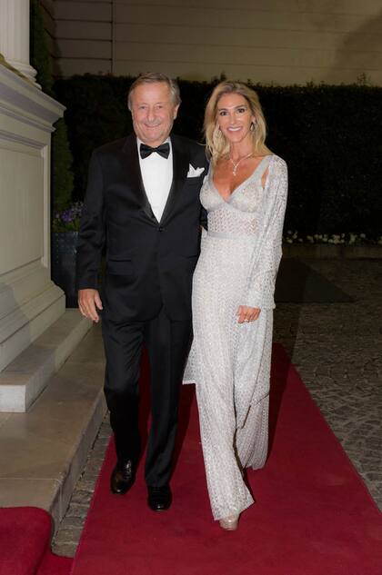 Cristiano Ratazzi y Gabriela Castellani, con un vestido de Missoni y zapatos Cavalli