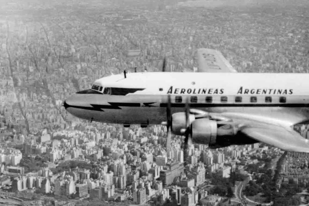 La trompa del Comet IV, estrella de Aerolíneas.