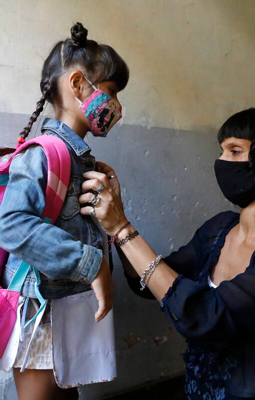 ¿Adiós al barbijo en la escuela? La nueva batalla de los padres, que buscan ganar otra pulseada