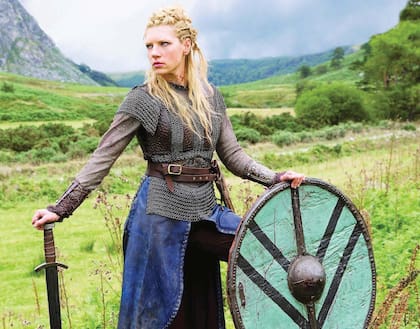 En mayo de 2017, Katheryn respondió un mensaje de Nico Vázquez en Instagram: “¿Por qué no venís a visitarme? ¿Por qué no te das la oportunidad de ser un vikingo, mi guerrero personal?”, dijo