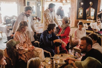Algunos de los 200 invitados se hospedaron en el hotel donde se celebró la fiesta, pero todos estuvieron invitados a disfrutar del brunch que terminó a las dos de la tarde del domingo.