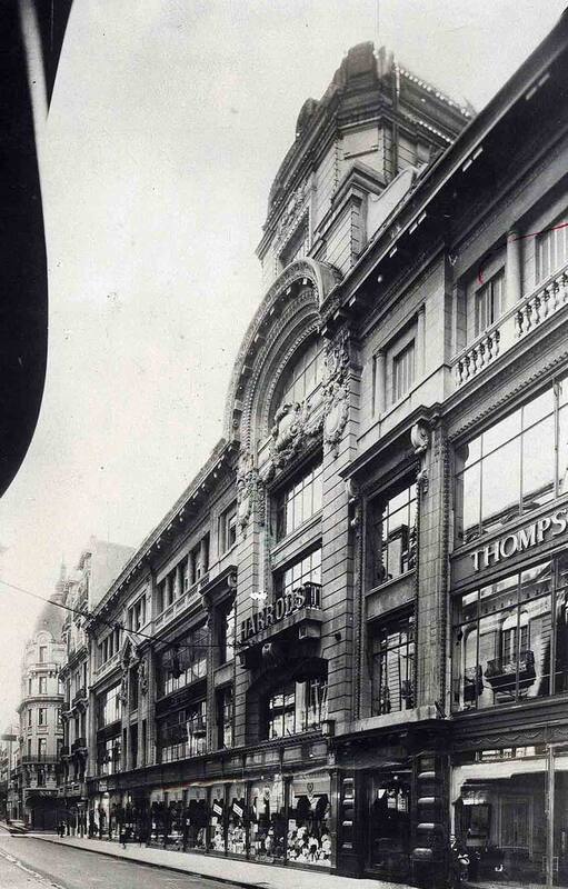 Harrods ocupaba casi toda la céntrica manzana de Florida, Córdoba, San Martín y Paraguay.