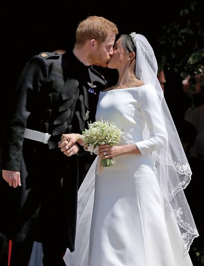 Su primer beso como marido y mujer
