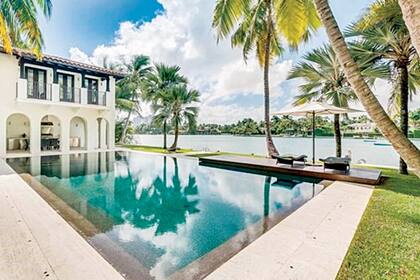 La top model y el empresario compraron la mansión de North Bay Road, Miami, por 23,5 millones de dólares.