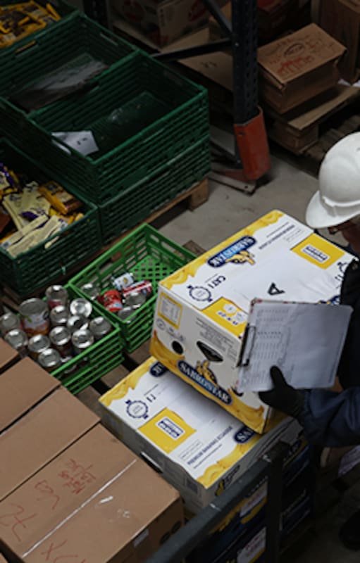 16 millones de toneladas. Así trabaja la organización que intenta rescatar los alimentos que terminan en la basura