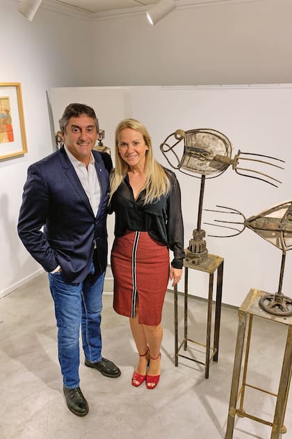 El año pasado, Carmela y Enzo (actualmente se desempeña como manager de River Plate) organizaron una muestra colectiva en el museo del club a beneficio de su fundación. Planean repetir la experiencia en octubre de este año.