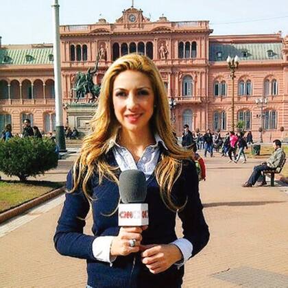 Como periodista hizo una corresponsalía para CNN de España.