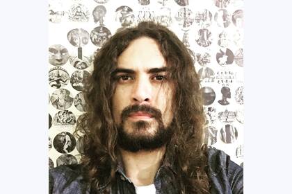 Román Gutiérrez, autor de la novela "Trenes van y trenes vienen"
