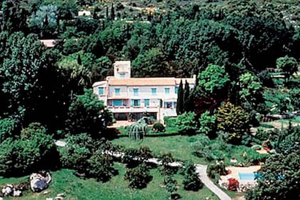 El refugio de los príncipes de Mónaco fue construido por Raniero II en 1957 y, hoy, es una granja con vacas, gallinas y un gran huerto que abastece las cocinas de palacio. Charlene y Alberto también suelen ir a Château de Marchais, en la región francesa de Picardía.
