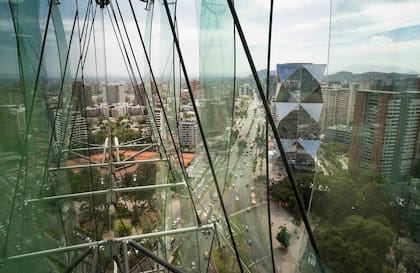 Vista de Santiago desde el edificio Génesis.
