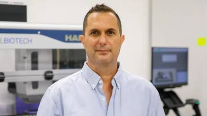 El Dr. Nadav Sorek, director del laboratorio de enfermedades infecciosas del Hospital Samson Assuta Ashdod