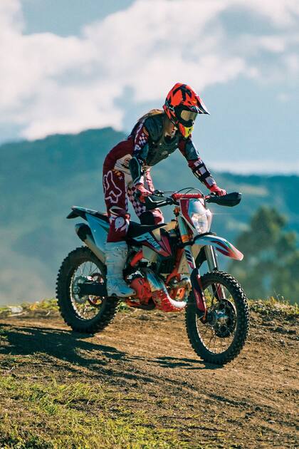 “Empecé a practicar motocross durante la cuarentena. Me siento libre y, a su vez, me genera mucha adrenalina”, dice Valentina