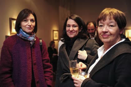 Las curadoras Diana Wechsler (Untref), Maraian Marchesi (MNBA) y María José Herrera