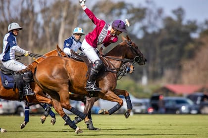 Facundo Pieres a todo galope; La Z defendió su "localía" con un triunfo por un gol sobre La Dolfina.