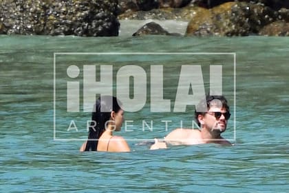 El actor y la modelo, veintiún años menor, celebraron Año Nuevo en un lujoso resort de Phuket, donde hicieron base durante seis días