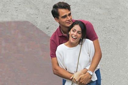 La primera foto del romance, de septiembre de 2016, que fue tapa de ¡Hola! Argentina
