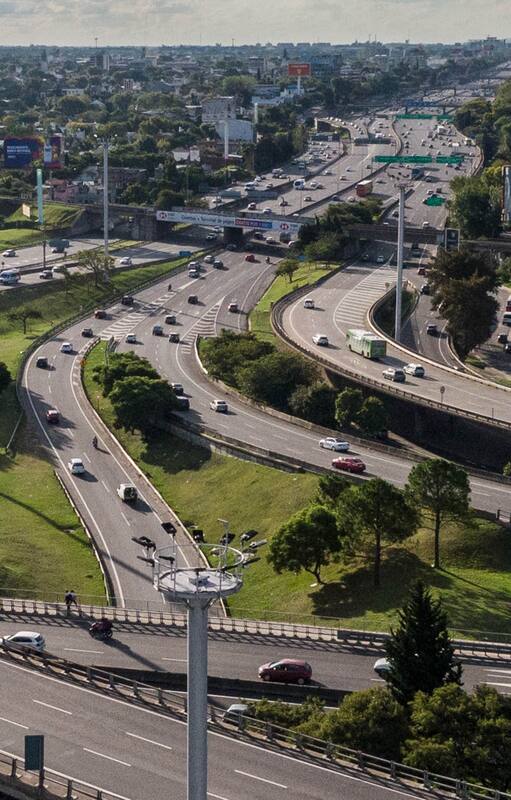 Rutas argentinas. Una gestión con 30 años de fracasos que acumula baches, estatizaciones, muertes y corrupción