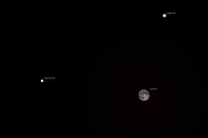 El triángulo astronómico que formarán esta noche Júpiter, Saturno y la Luna se podrá disfrutar a simple vista y con binoculares