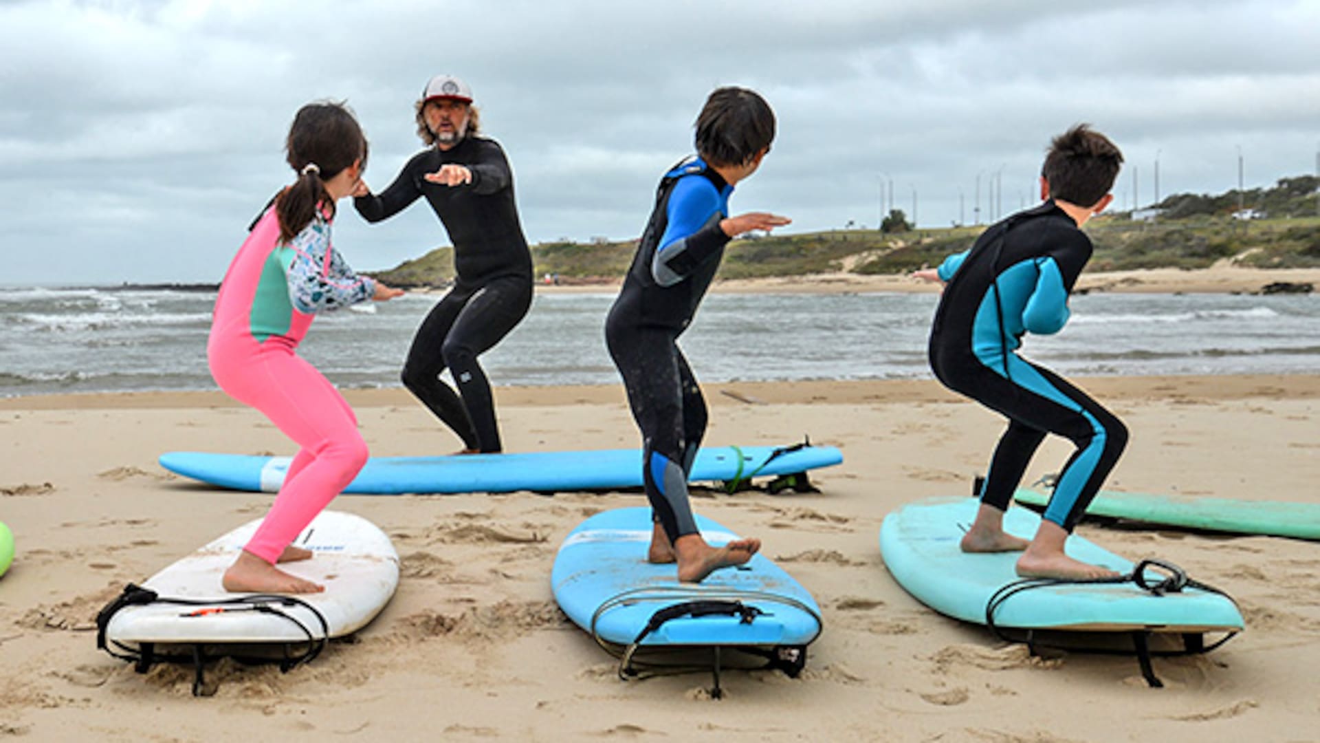 Punta del Este. Surf, hamburguesas de quinoa y pedagogía flexible: así es el colegio fundado por los nuevos migrantes