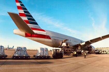 Durante los meses que no trasportó pasajeros, American Airlines sí operó vuelos de carga desde y hacia la Argentina