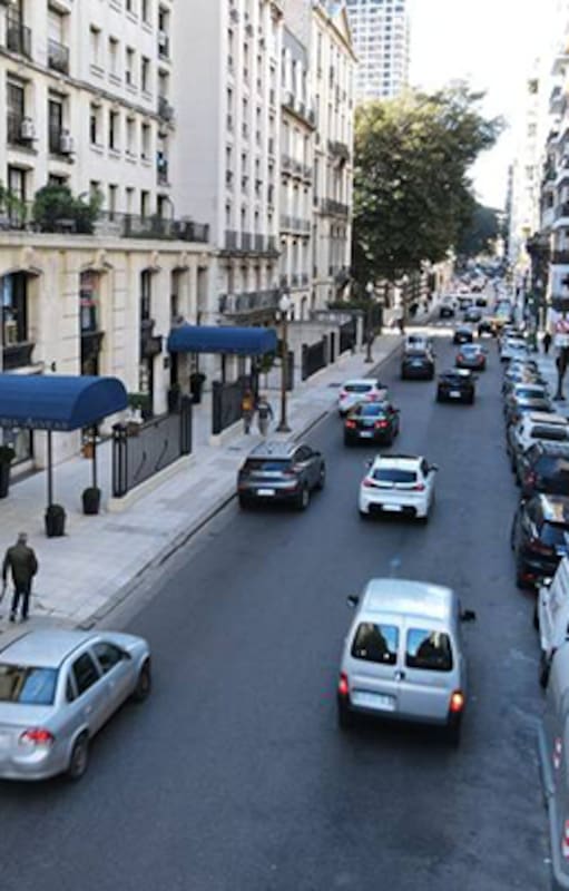Avenida Alvear. El auge, la decadencia y el resurgimiento de la arteria favorita de la aristocracia porteña