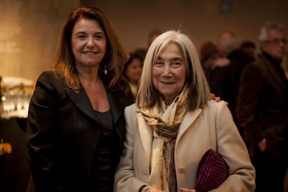 Mariana Povarché, , vicepresidenta de la Fundación Pan Klub, y María Kodama