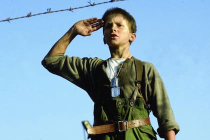 El imperio del sol demostró el enorme talento de un Christian Bale de apenas doce años, en esta adaptación de la novela semiautobiográfica de J. G. Ballard