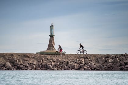 En bici por Puerto Deseado.