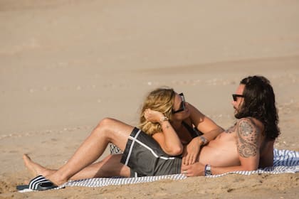 En una tarde para dos, Yanina y Federico se muestran muy enamorados. Él tiene 32 y ella, 36 años. Y parecen dispuestos a escribir una historia romántica juntos