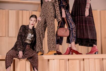 Estilos en convivencia:flores, camuflado, étnico, animal print, geométrico.