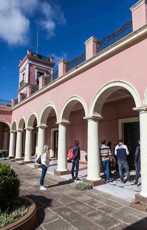 Los patios del Palacio San José, residencia de J.J de Urquiza durante sus últimos 20 años de vida.