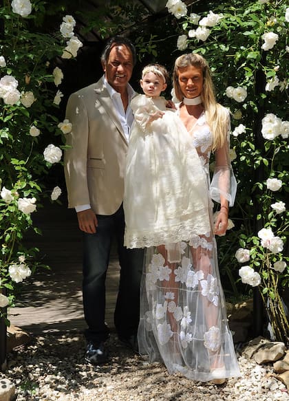 Las imágenes, difundidas por Daniel y Gisela, son la presentación oficial de su hija Francesca y, al mismo tiempo, los primeros retratos de la nueva familia.
