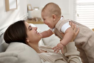 El ranking de los 15 nombres de bebés más elegidos en 2025 y los más populares de los últimos años