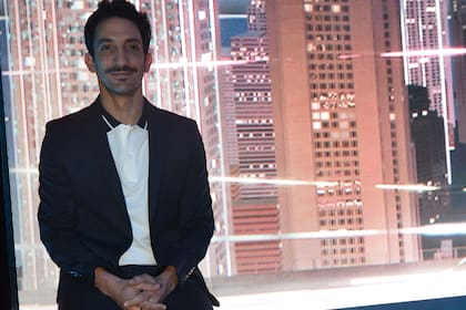 En medio de las grabaciones de 100 días para enamorarse, Juan Minujín se hizo un rato para disfrutar del lanzamiento de YPF LUZ