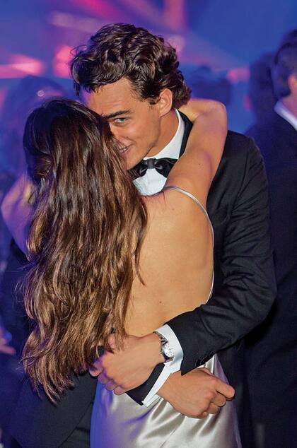 Tini y su novio Pepe Barroso Jr. estuvieron entre los últimos en abandonar la pista de baile. Muy felices, contaron que hacen lo posible para combinar sus cargadas agendas y verse seguido.