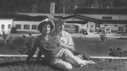 Se conocieron a fines de los `50 y tuvieron un romance a escondidas porque los padres de ella se oponían