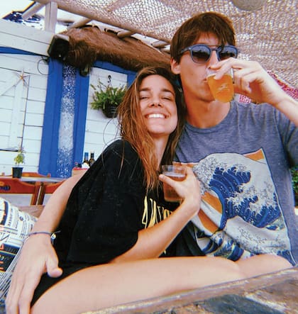 Antes de comenzar con el rodaje de la película Bella, de género gore, viajó a Praia Do Rosa, en Brasil, con su novio Isidro, para unas vacaciones express.