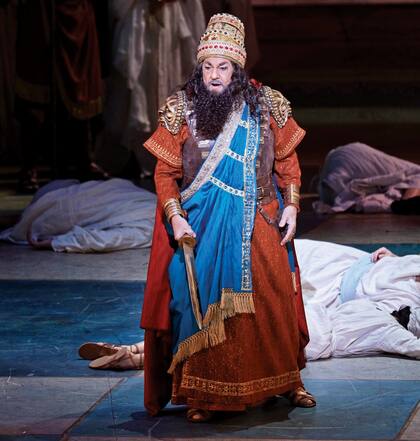 En el papel del Rey babilonio durante el ensayo previo de Nabucco, la ópera de Verdi, que interpretó estos días en el Palau de les Arts, su primera actuación en España después de las acusaciones por acoso sexual en Estados Unidos, que el artista negó.