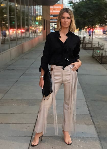 Julieta Spina fue a la presentación de la colección de Tommy Hilfiger by Zendaya (el show que más celebrities reunió) y usó un pantalón con flecos de Eva Bomparola.