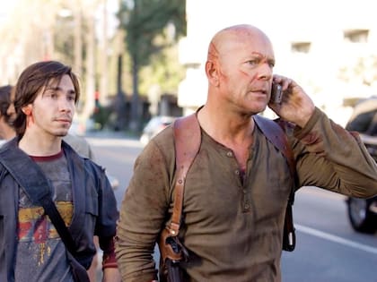 En 2006, el actor argentino trabajó como doble de Bruce Willis –al que vemos en la foto– en Duro de matar 4y mantiene una relación fluida con el manager de la estrella de Hollywood