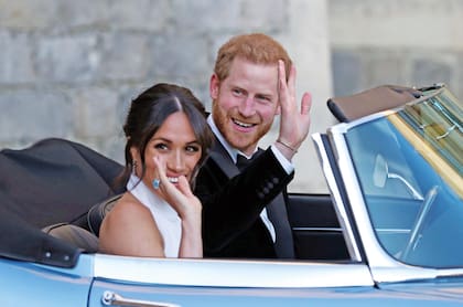 Una postal inolvidable tomada tras la boda de Harry y Meghan, cuando la pareja fascinaba al mundo y nadie imaginaba que dos años más tarde se despedirían de la familia real.