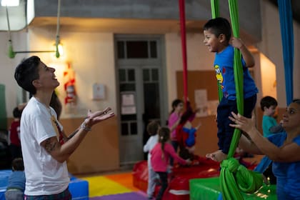 Juanchi en una clase de circo