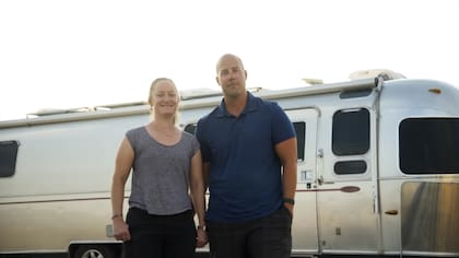 El patrimonio actual de Steve y Courtney ronda actualmente en 1.1 millones de dólares, susteando por su "inusual" estilo de vida