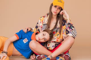 Vintage. Hacen curaduría de ropa usada y la transforman en experiencia cultural