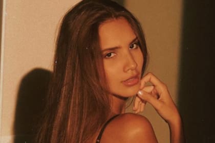Alejandra Efímer, la modelo venezolana que es furor en las redes tras su beso con Lali Espósito