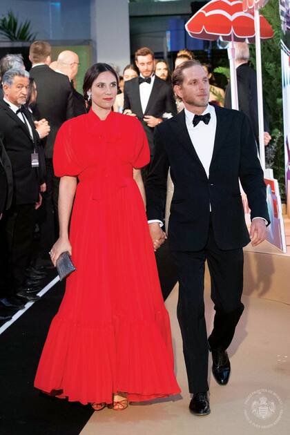 Igual que su suegra, Carolina de Mónaco, Tatiana Santo Domingo le rindió tributo a Grace Kelly con la elección de sus joyas, unos impresionantes pendientes de brillantes que pertenecieron al joyero de Grace y que le quedaban perfectos con el vestido de Giambattista Valli que eligió para la ocasión.