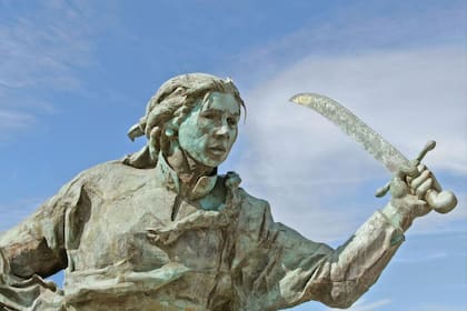 El monumento a Juana Azurduy fue restaurado