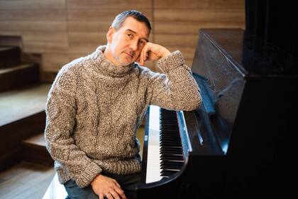 A lo largo de sus 25 años de carrera, Julio se lució en los mejores coliseos, como el Metropolitan de Nueva York, el Bolshói de Moscú y la Ópera de París. En una de sus funciones en el Bolshói, el aplauso del público fue tan intenso y sostenido que tuvo que salir a saludar veintidós veces.
